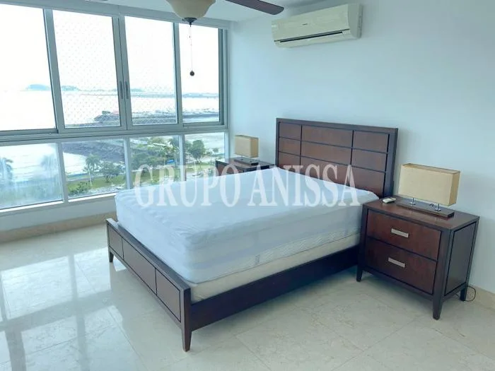 Se alquila amplio apartamento amoblado en avenida balboa — 5