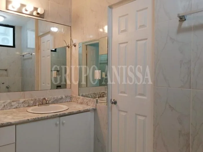 Se alquila apartamento en ave. balboa — 2