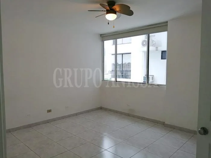 Se alquila apartamento en ave. balboa — 3