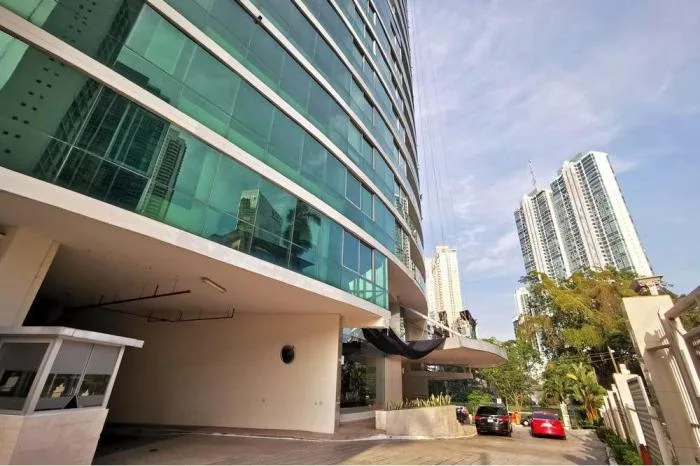 Venta de penthouse amoblado avenida balboa allure at the park — 2