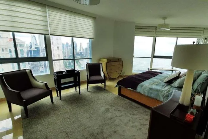 Junior penthouse en venta — 3