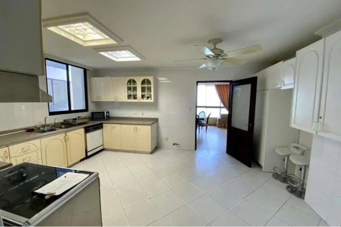 Venta de apartamento en ph condesa del mar, avenida balboa, panamá. — 2