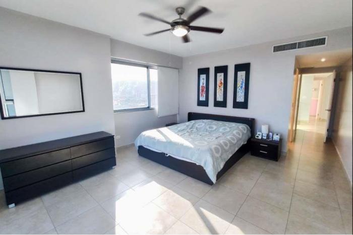 Venta de apartamento en avenida balboa