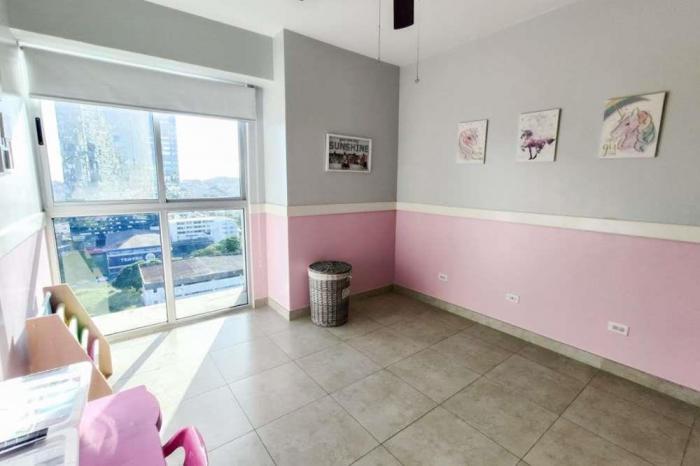 Venta de apartamento en avenida balboa