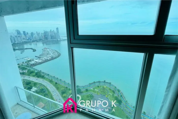 Alquilo destiny 180mts. penthouse | av. balboa — 2