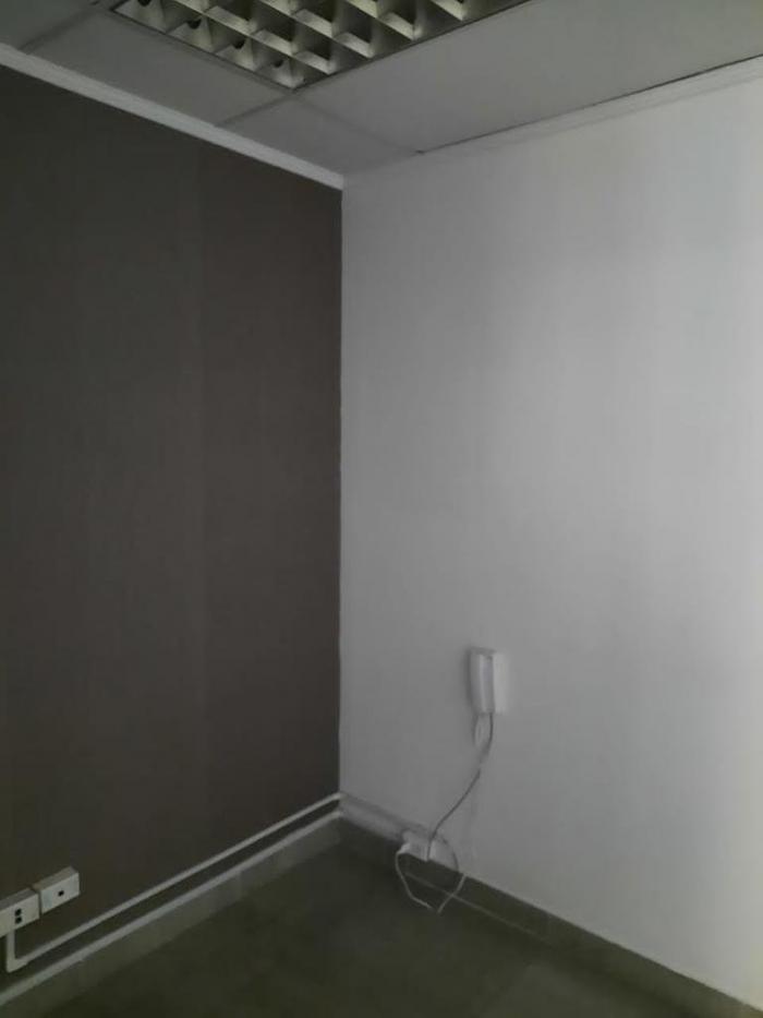 Venta o alquiler: oficina con divisiones en avenida balboa