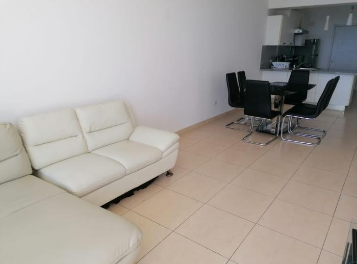 Venta de apartamento en avenida balboa ph white