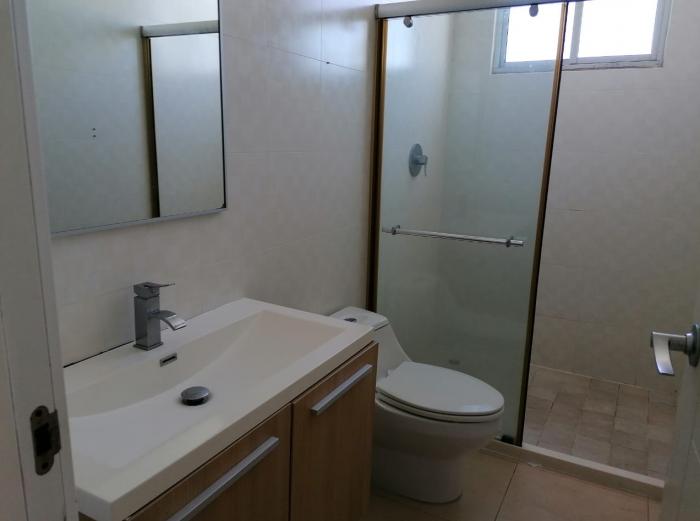 Venta de apartamento en avenida balboa ph white