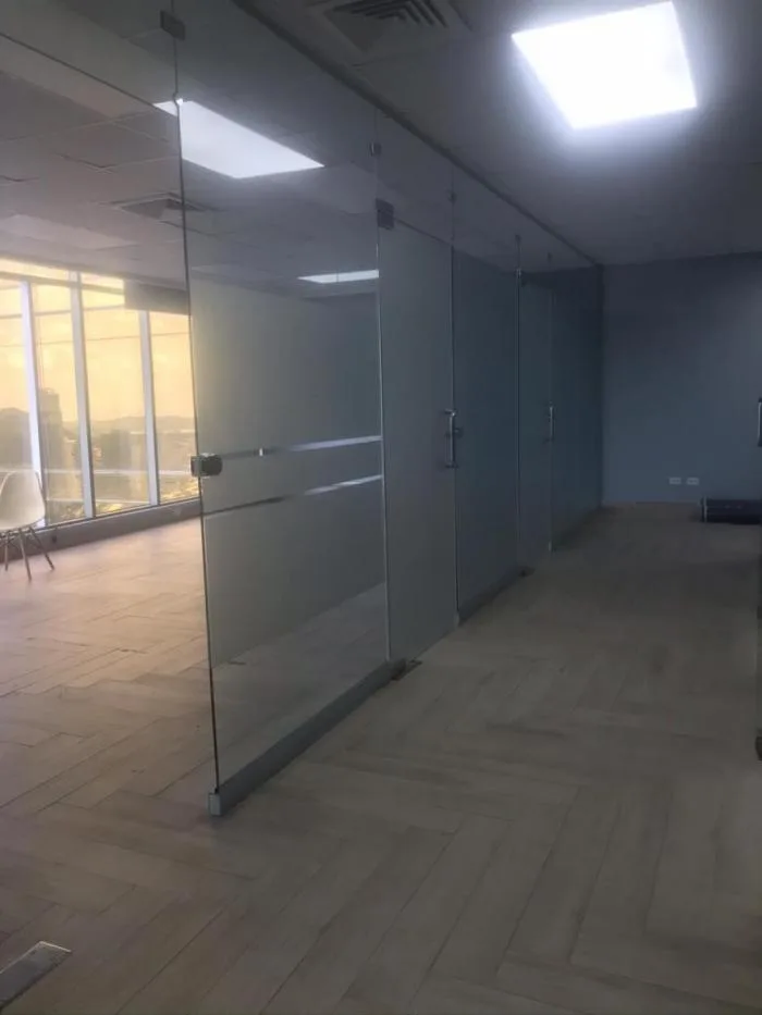 ¡hermosa oficina en bicsa financial center! oportunidad de alquiler — 3