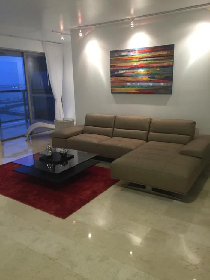 Ave balboa elegante apartamento totalmente amoblado 260m2 — 2