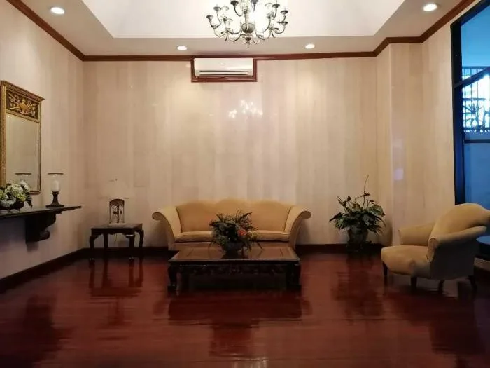 Alquiler de apartamento en avenida balboa 1599 — 2
