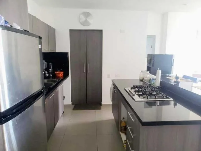 Apto. yacht club, ave. balboa, 218m2, 2 rec, $2,300 — 4