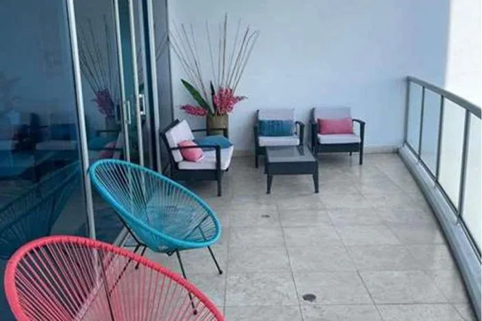 Se vende apartamento en avenida balboa, ph sky