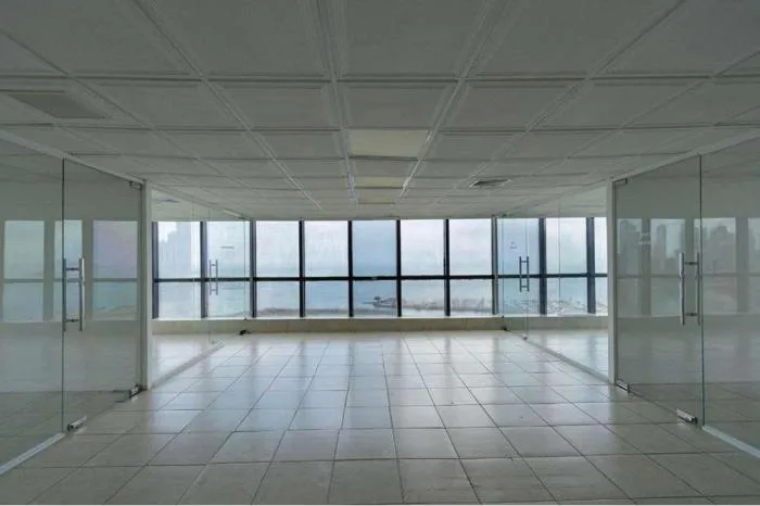 Se vende oficina en torre bac, avenida balboa — 5