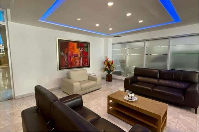 Se alquila apartamento en p.h. grand bay, ave. balboa