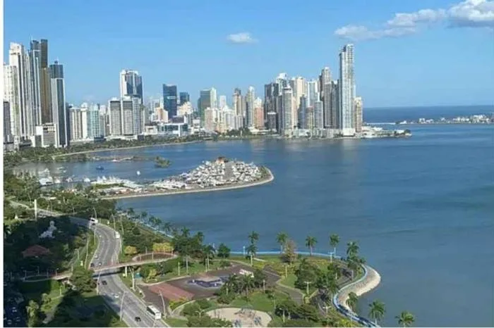 Duplex en avenida balboa, h2o — 2