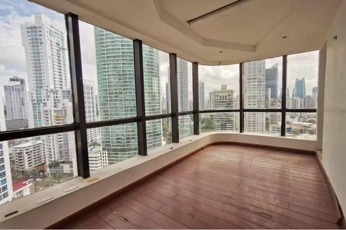 Office for sale entire flat in torre bac, avenida balboa