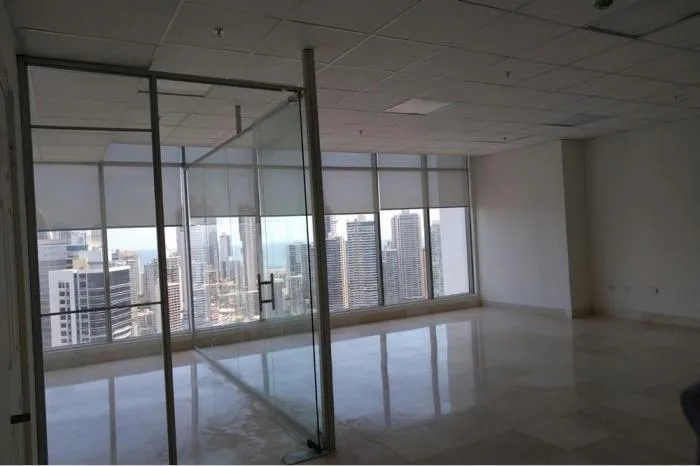 Se alquila oficina en la torre bicsa, avenida balboa — 3