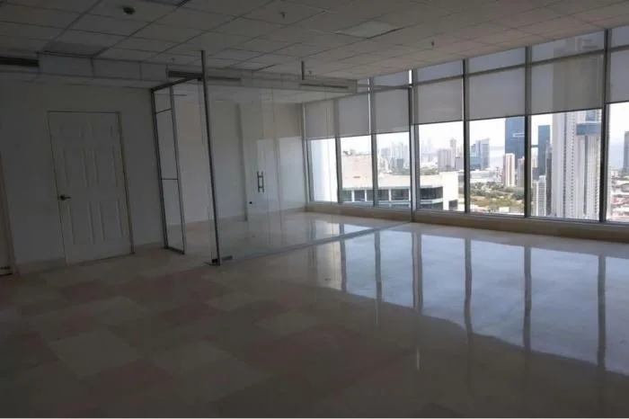Se alquila oficina en la torre bicsa, avenida balboa — 5