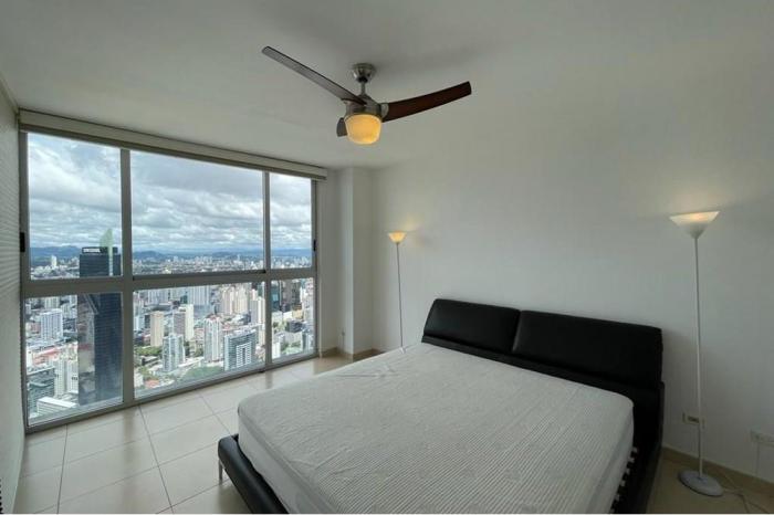 Venta apartamento en ph waters on the bay, avenida balboa.