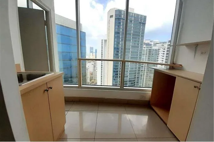 Alquiler de oficina en ocean business tower, área bancaria — 3
