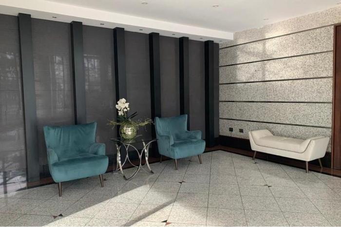 Se alquila apartamento amoblado, avenida balboa
