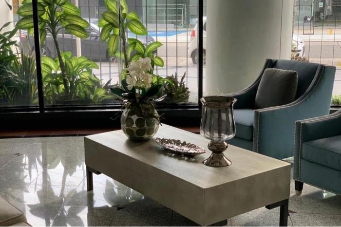 Se alquila apartamento amoblado, avenida balboa