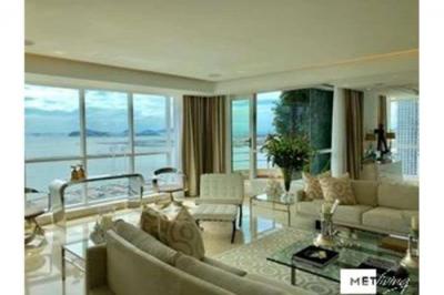 Listing no. 1052-4824este apartamento de 375 m2 cuenta con lo siguiente:3 recamaras3.5 bañoscuarto 