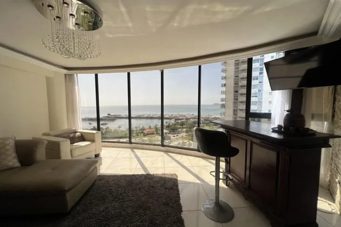 Se alquila apartamento en ph rocamar, avenida balboa — 3