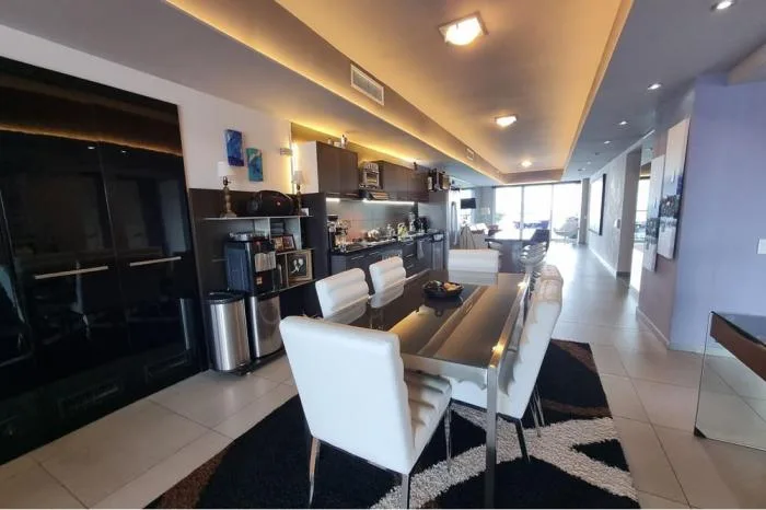 Apartamento en venta en Yacht club de 2 habitaciones — 2