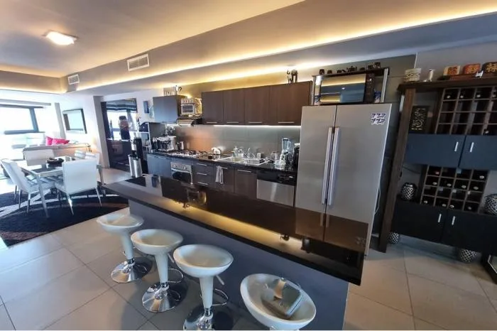 Apartamento en venta en Yacht club de 2 habitaciones — 4