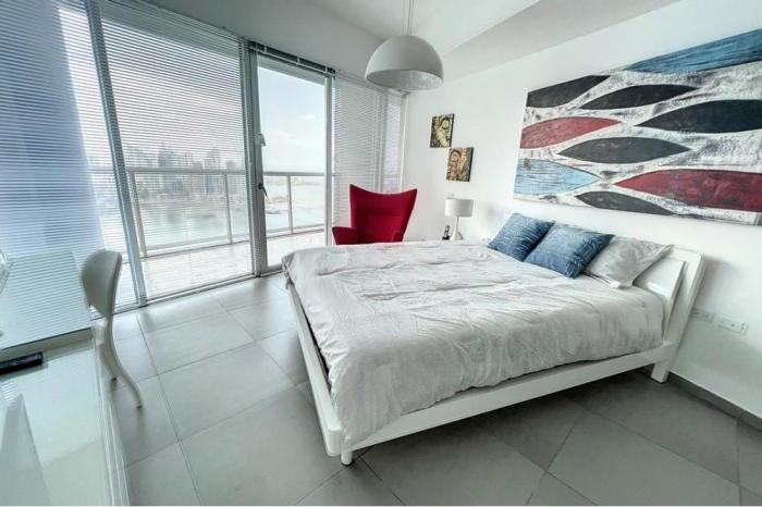 Yacht club avenida balboa panama for rent