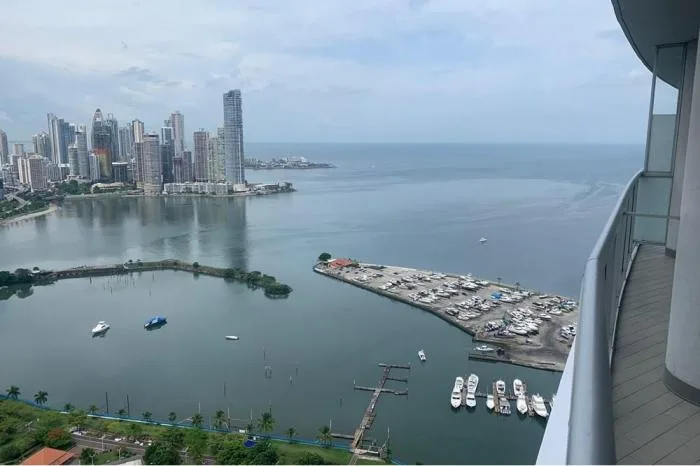Apartamento en Yacht club Avenida Balboa en alquiler — 2