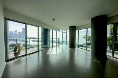 Yacht club 2 rooms for sale. 2 bedroom apartment in yacht club for sale