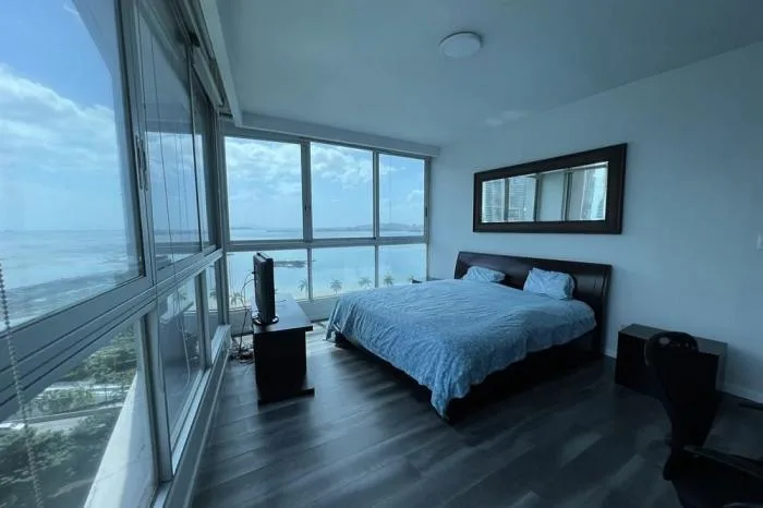 1 bedroom apartment in grand bay tower for sale — 2