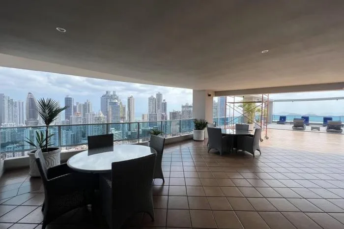1 bedroom apartment in grand bay tower for sale — 4