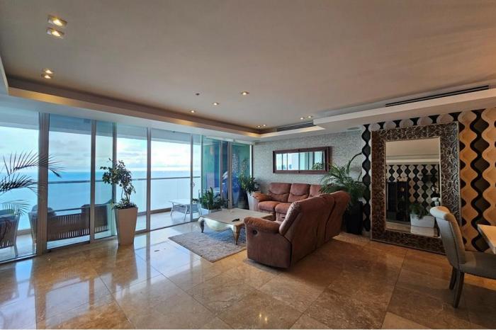 Apartment for rent in waters on the bay with 4 bedrooms