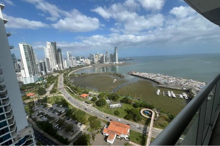 Apartamento en Yacht club Avenida Balboa en alquiler