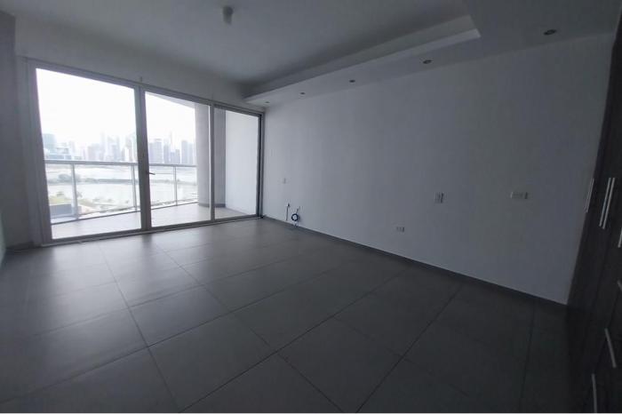 Apartamento en venta en yacht club de 2 habitaciones