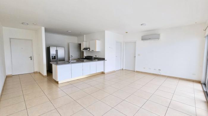 Apartment in waters avenida balboa for rent
