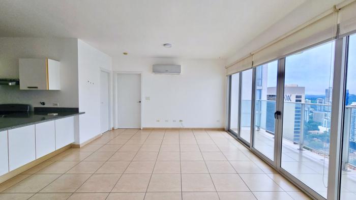 Apartment in waters avenida balboa for rent