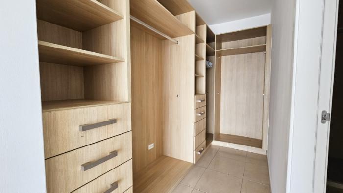 White tower  Panama amoblado en venta