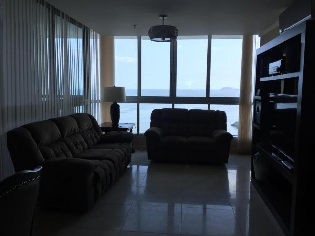 Bello apartamento amoblado hermosa vista al mar av. balboa