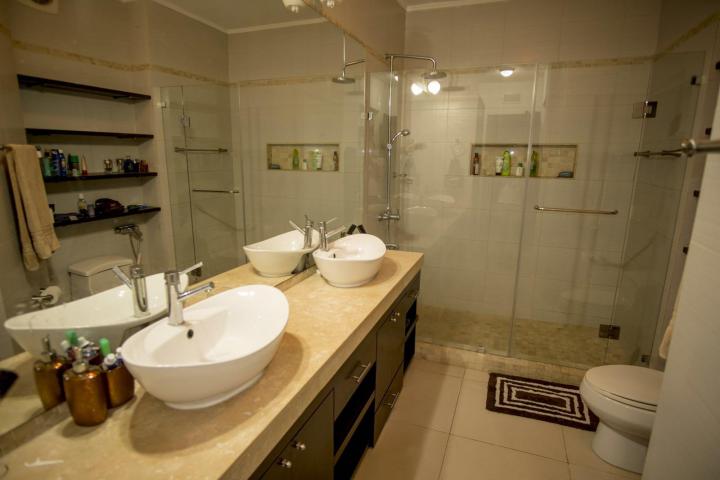 Hermoso apartamento frente al mar con bella vista av. balboa
