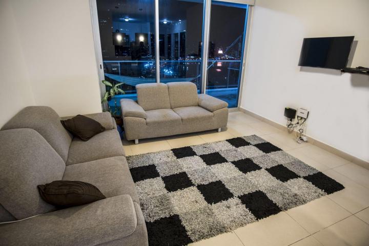 Hermoso apartamento frente al mar con bella vista av. balboa