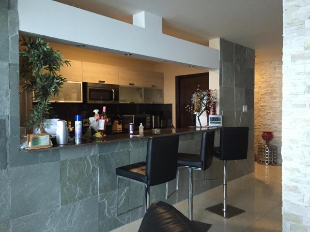 Espectacular apartamento amoblado vista al mar en av. balboa