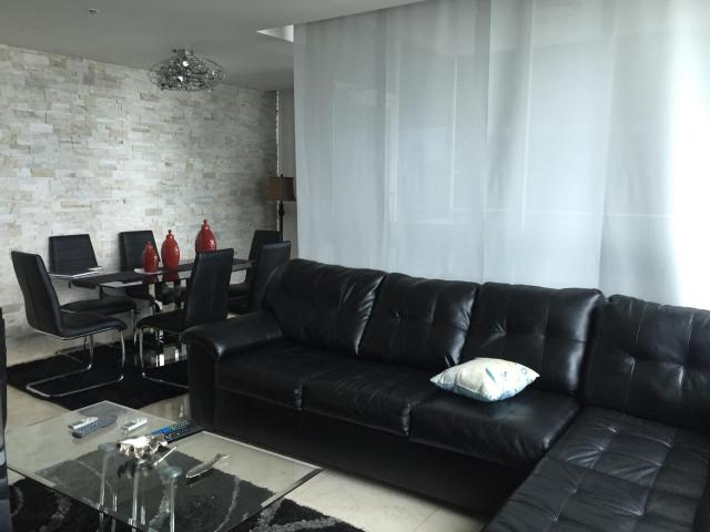 Hermoso apartamento amoblado con vista al mar en av. balboa