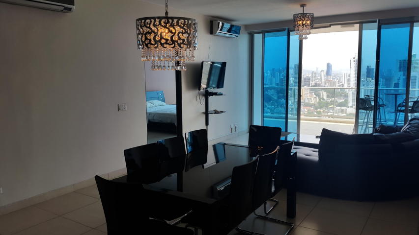 Espectacular apartamento amoblado frente al mar av. balboa