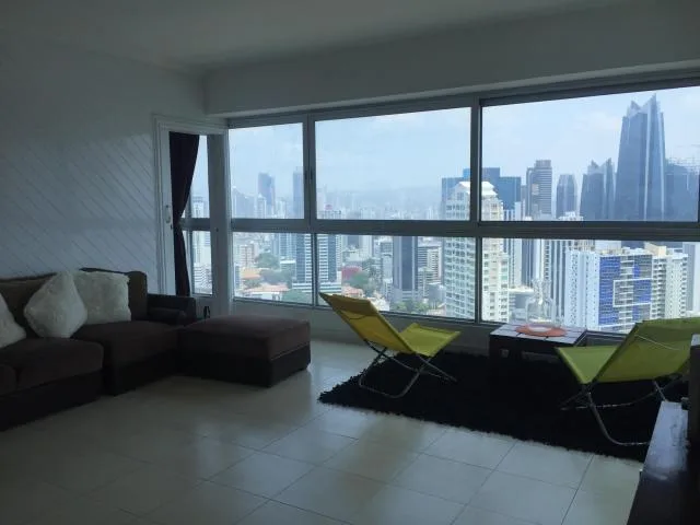 Hermoso apartamento con bella vista a la ciudad av. balboa — 2