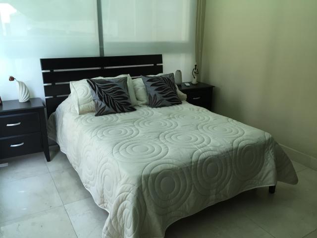 Grandiose and spacious furnished apartment in av. balboa
